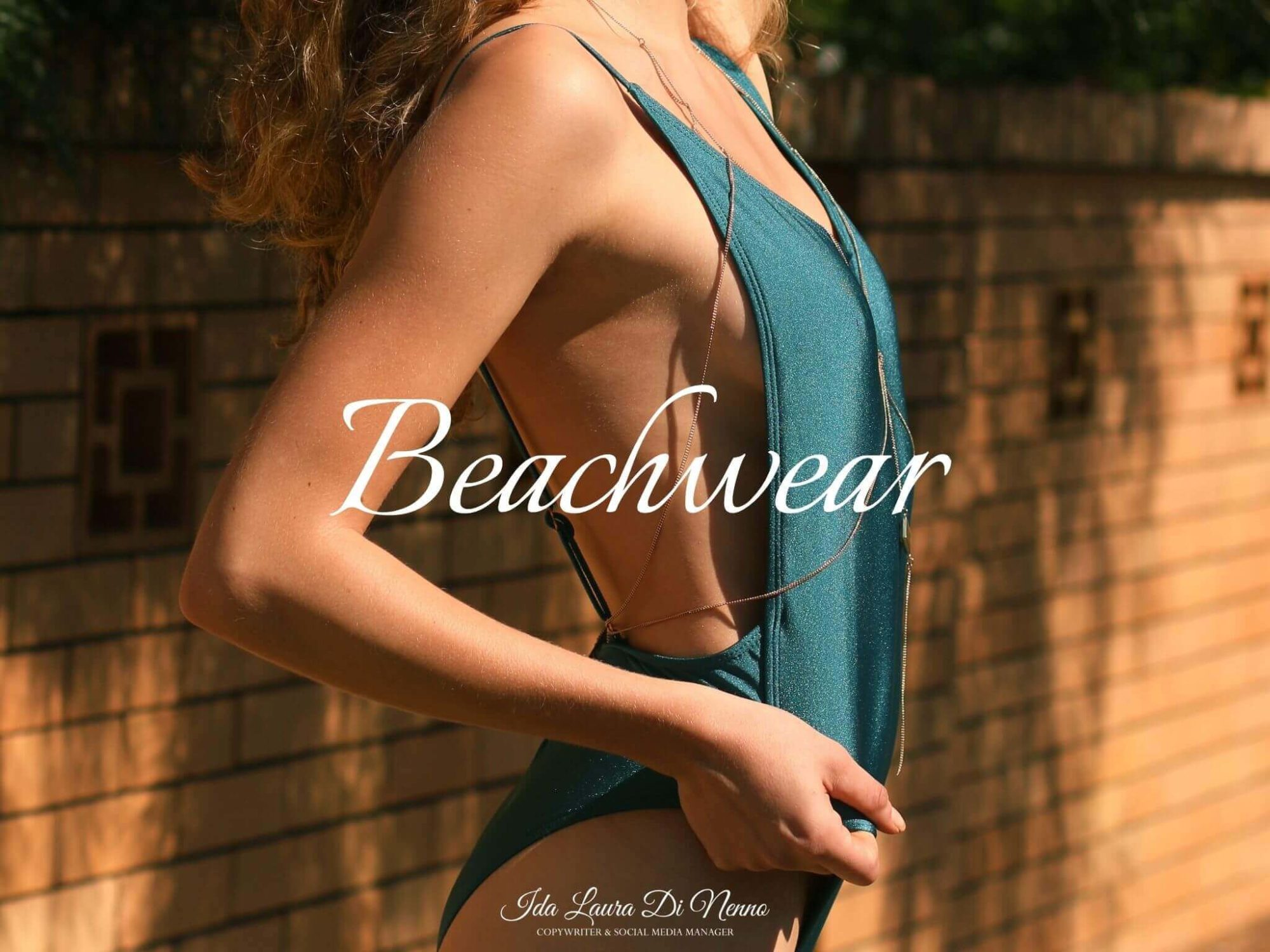 Beachwear: eleganza in riva al mare